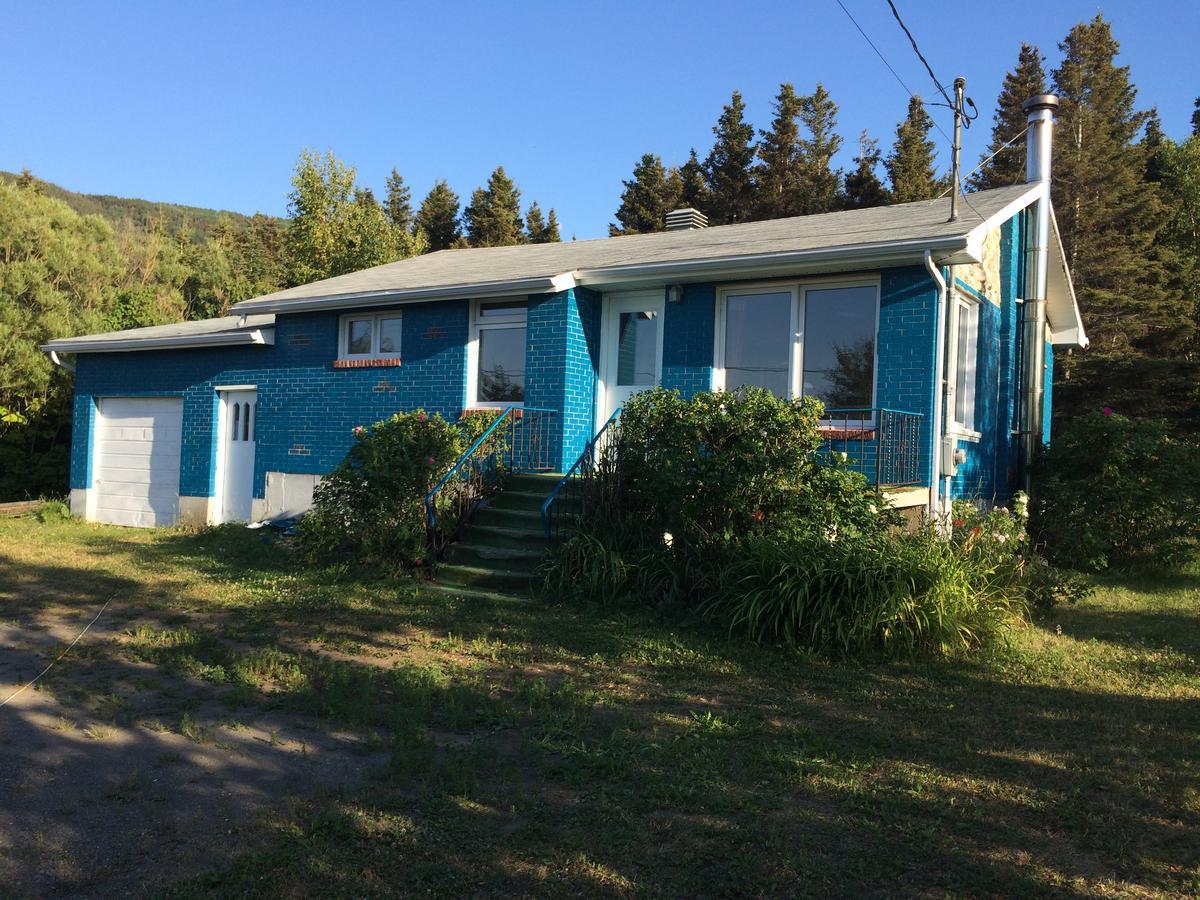 Maison Bleue Sainte Anne des Monts Luaran gambar